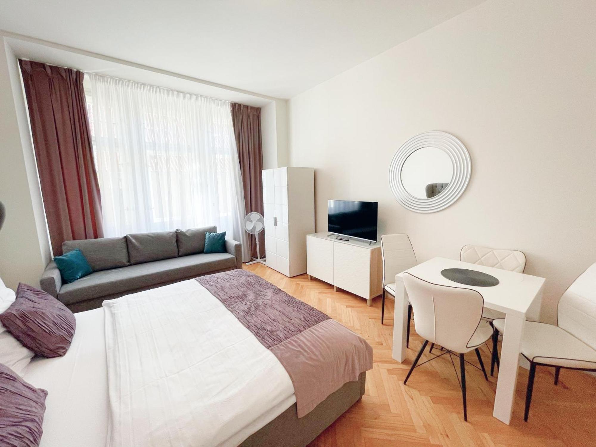 Apartment Gold Art Prag